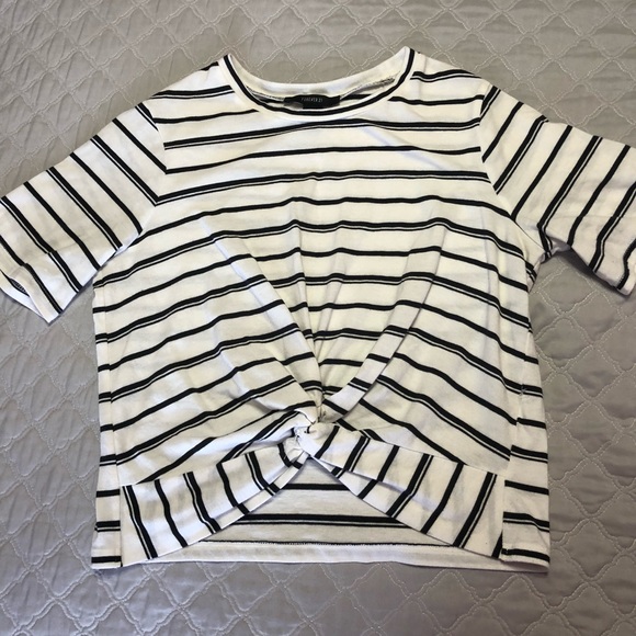 Forever 21 Tops - FOREVER 21 STRIPED SHIRT